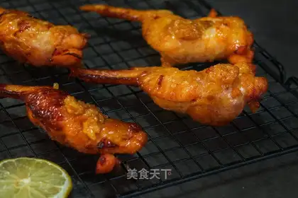 Chicken wing buns