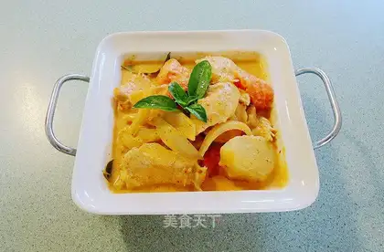The red curry cooks potato chicken chests