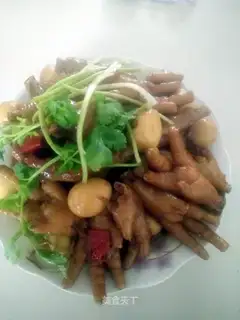 Chicken claws with quail eggs
