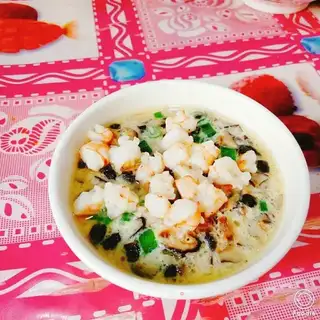 Shrimp is steaming eggs