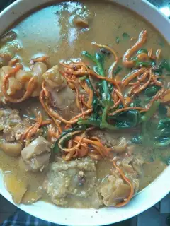 Weed mushrooms, three or seven leaves for pork hoofs