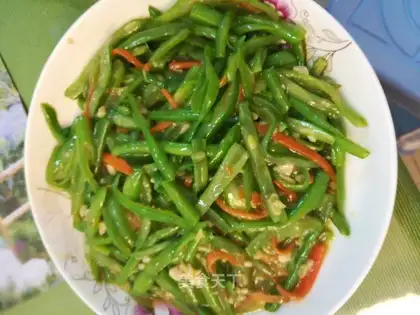Garlic for April beans