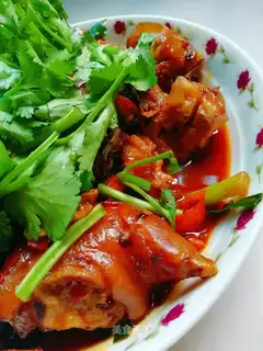 Spicy pig hoof