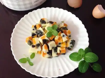 Three-coloured eggs