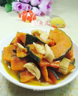 The tail of the sheep is fried with Japanese pumpkins