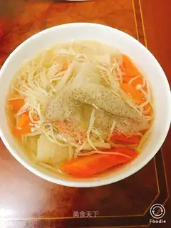 Pyramid ginseng carrot soup