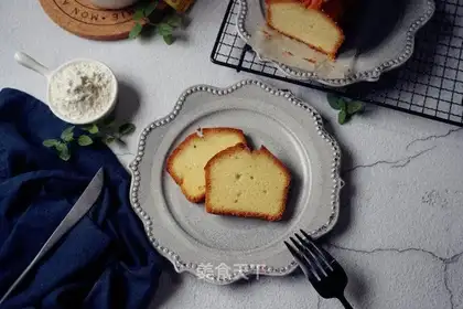 Almond pound cake