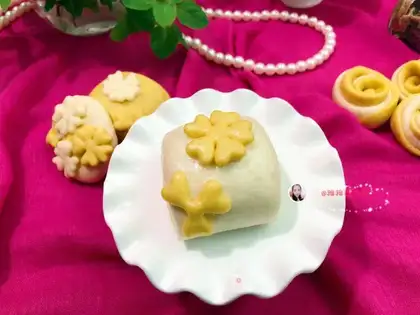 Double-coloured buns