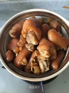 Red burning of pigs' feet