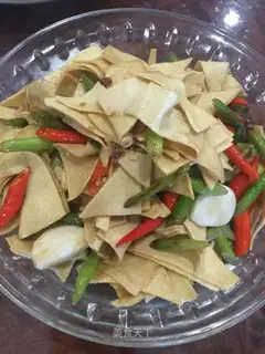 Garlic leaves