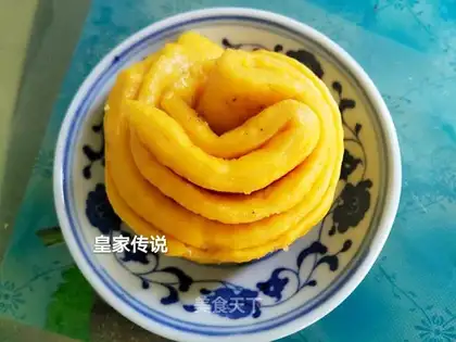 Pumpkin rolls