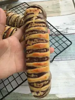 caterpillar bread