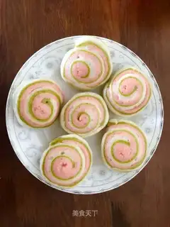 Three-coloured rolls
