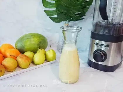 A grapefruit honey juice