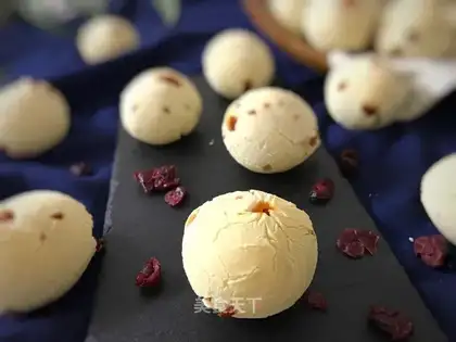 Cranberry potato bread