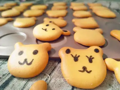 Little bear egg round cookies