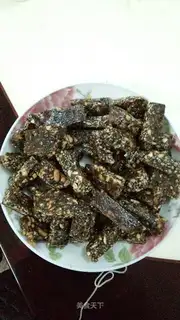 Peanut sesame sugar