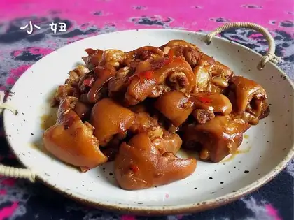 Spicy pig hoof