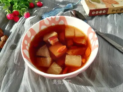 Red sugar pear soup