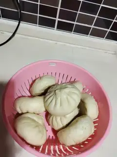 radish pork bun