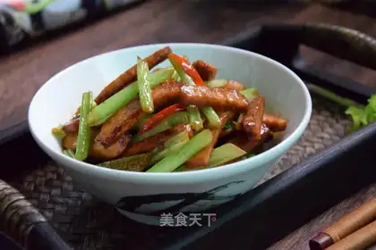 Celery fried dry