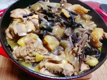 Chicken-cooked mushrooms