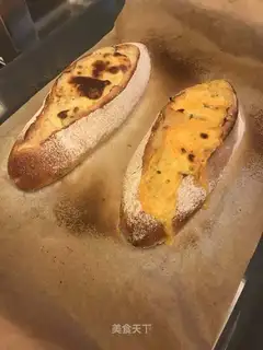 Onion mackerel cheese bread