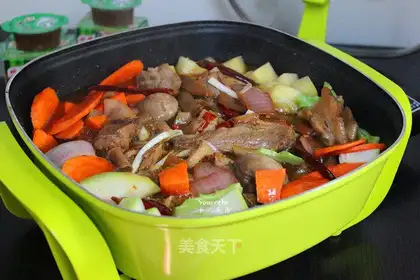 A beer and a duck pan