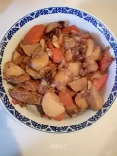 Potato-cooked chicken leg
