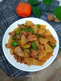 Pot potato chips
