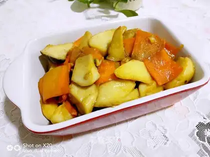 Pelican apricot