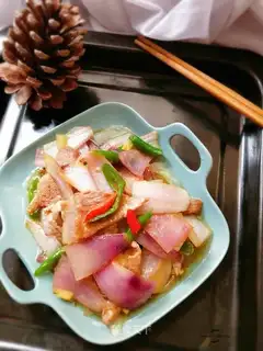 Onion fried meat