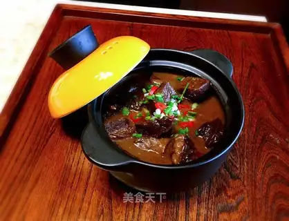 Red beef stew