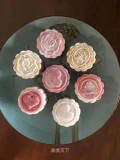 Chestnut bean ice mooncake