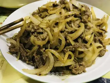 Onion fried meat