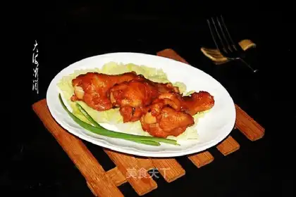 Honeybread and fried chicken wings