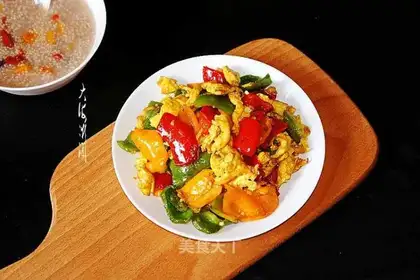 Pepper fried duck eggs