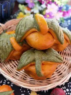 Orange buns