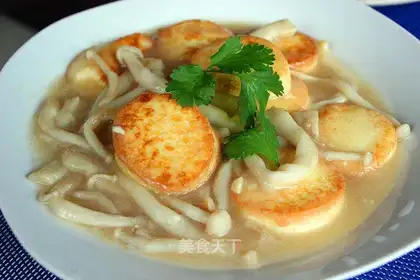Seafood mushrooms fried with jade tofu