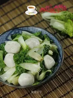 Fishball fried cabbage