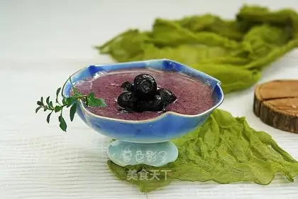 Blueberry milkshake