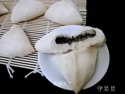 Triangular sugar bag