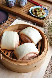 Curtain rolls