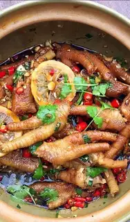 Spicy chicken claws