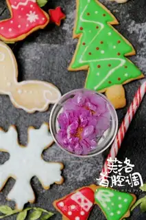 Christmas frosting cookies