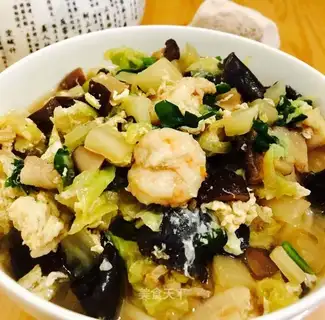 Shrimp with cabbage