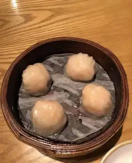 Wide shrimp dumplings