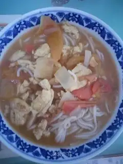 Tomato egg noodles
