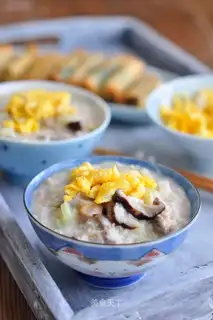 Porridge of oatmeal eggs