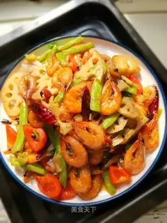 Spicy shrimp from a dry pot